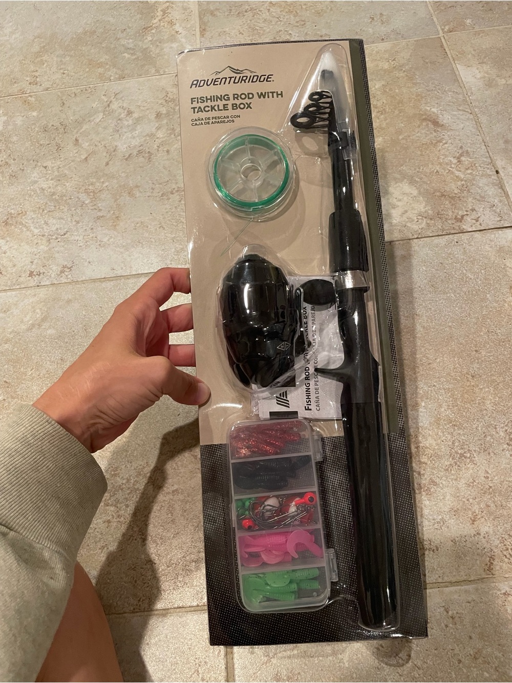 NIB FISHING ROD WITH
TACKLE BOX
